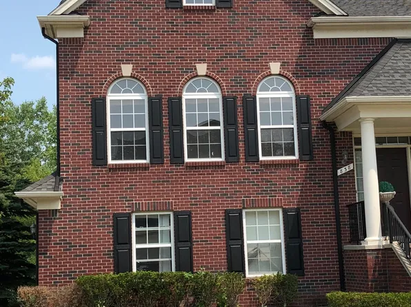 838 Red Run Dr, Troy, MI 48085