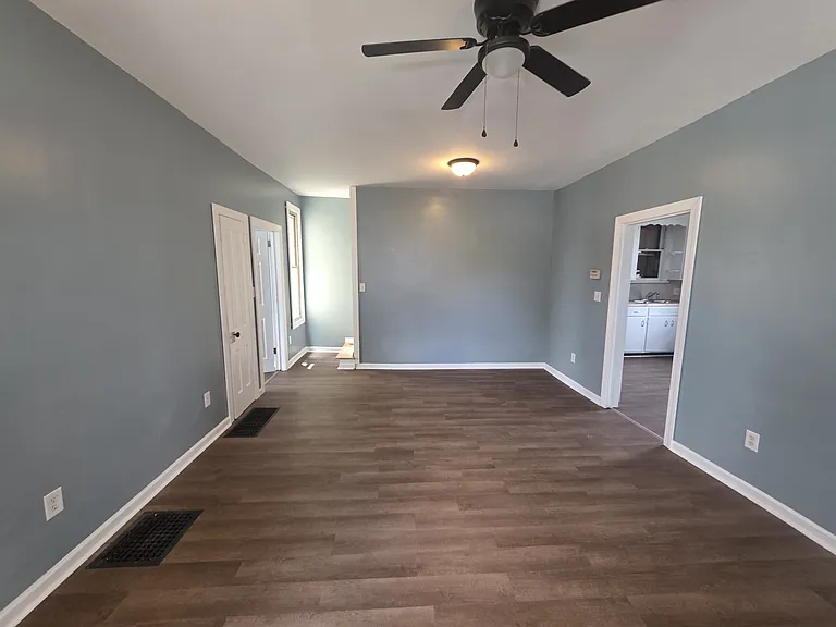 209 Poplar St — Photo 2