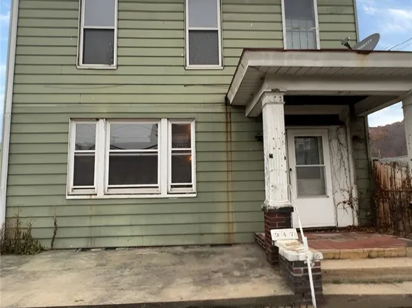 947 Center St, Wellsville, OH 43968