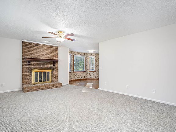 5th image of 106 Stockman Dr