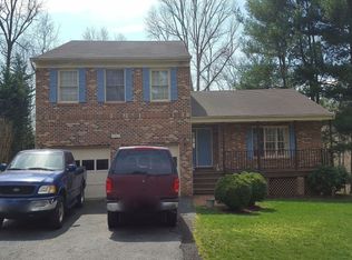 1912 Aubrey Place Ct, Vienna, VA 22182