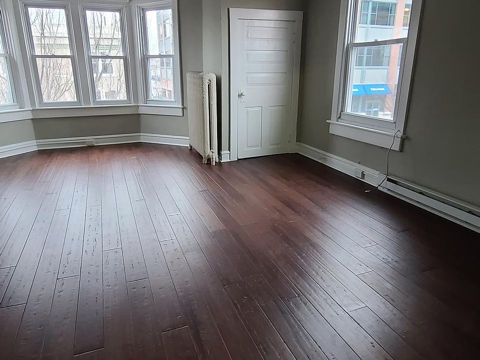 Spacious Living Area overlooking N. New Street
