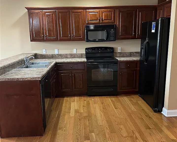 226 Spring Creek Ave — Photo 3