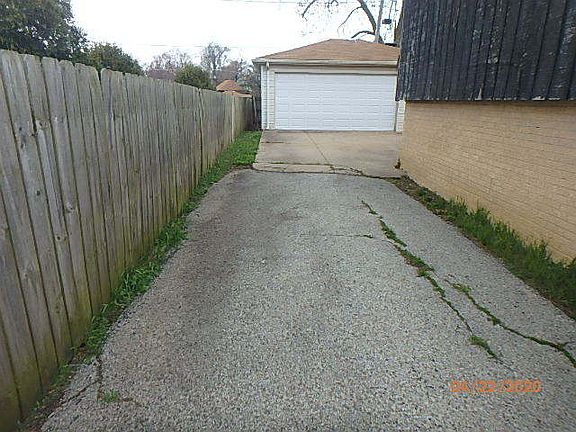 3rd image of 11860 S Vincennes Ave