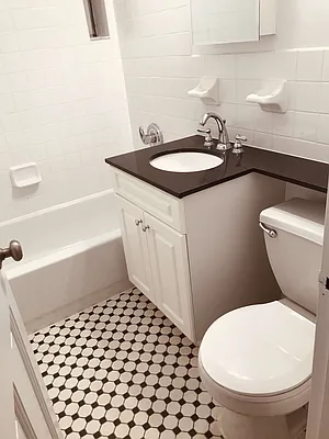 Rented by Metropolis Real Estate of Manhattan | media 7