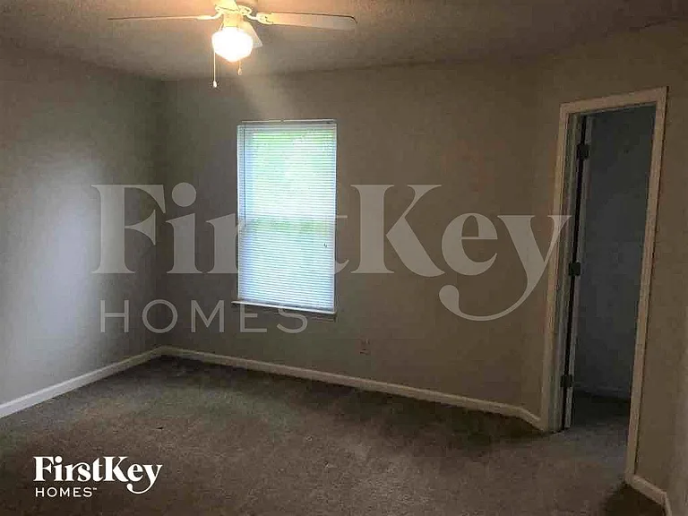 5702 N Jefferson Dr — Photo 12