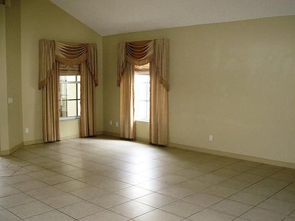 3rd image of 449 SW Horseshoe Bay
