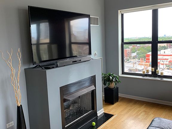 3rd image of 1122 W Catalpa Ave APT 1009