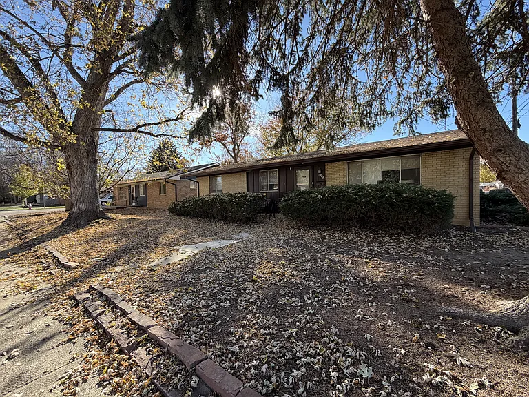 1033 Grant St — Photo 12