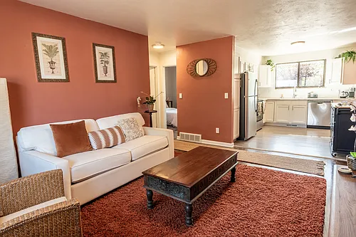 61 Newland St Photo 1