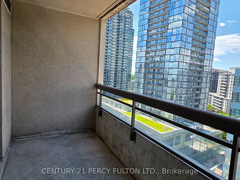 18 Parkview Ave #1811 — Photo 17