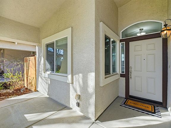 2nd image of 3368 Verdeca Way