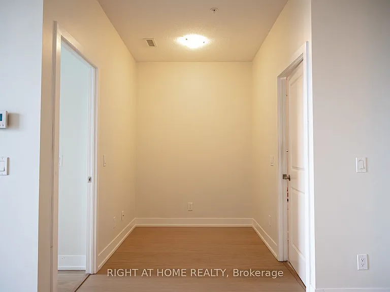 7 Kenaston Gdns #616 — Photo 12