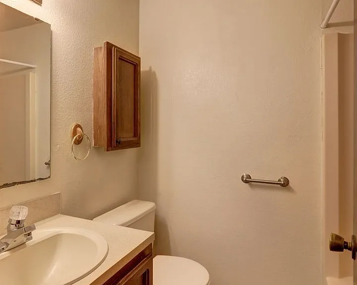 648 S 152nd St #6 — Photo 10