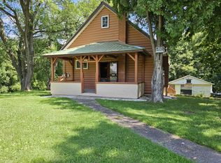 10221 Getz Rd, Mount Carroll, IL 61053