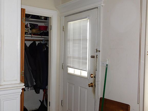 5th image of 10 E Central Ave