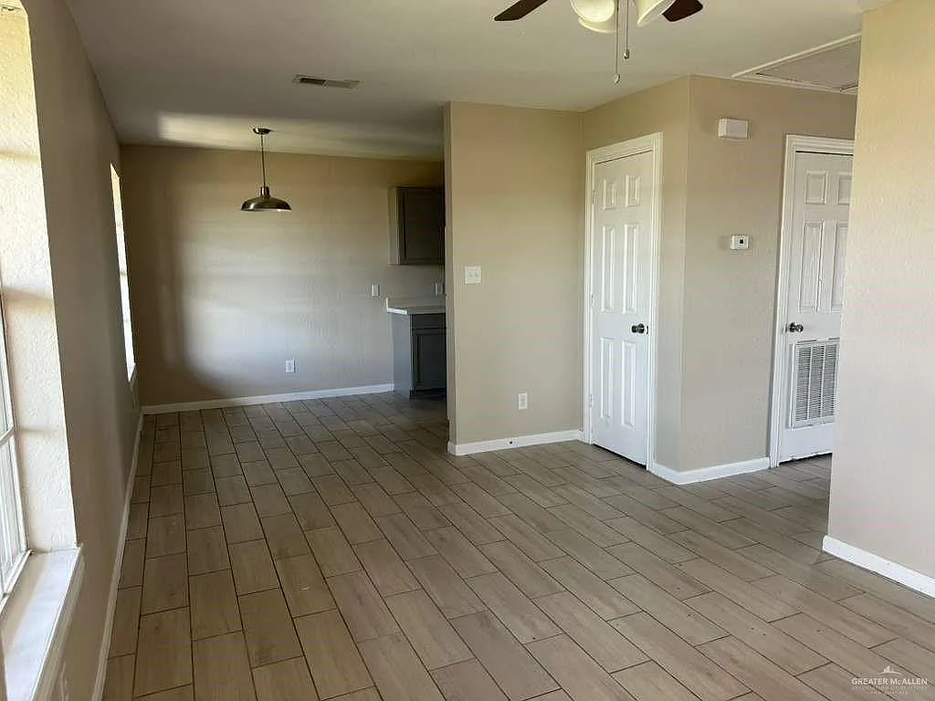 2 bed, 1.0 bath, 900 sqft, $790 — Photo 3