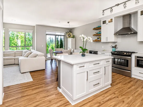 3138 Dayanee Springs Blvd #7, Coquitlam, BC V3E 0B6