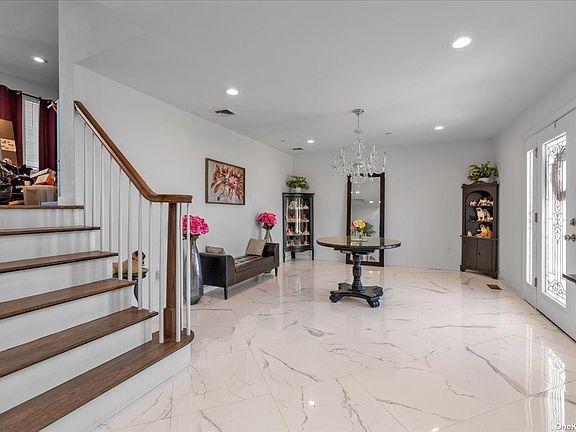4th image of 365 Nassau Ave