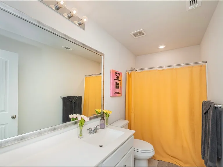 111 Lyrebird Ln — Photo 13
