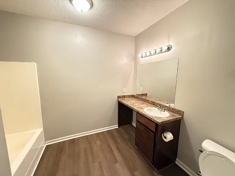 3420 Fairfield Rd — Photo 7