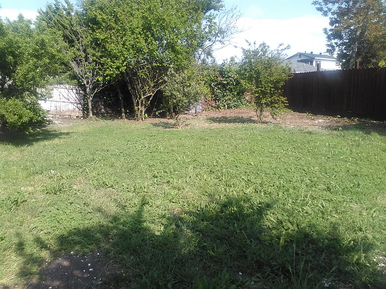 966 Donovan Dr — Photo 10