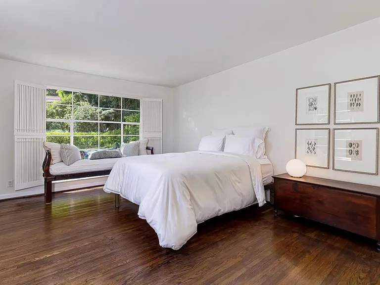 1448 N Beverly Dr — Photo 21