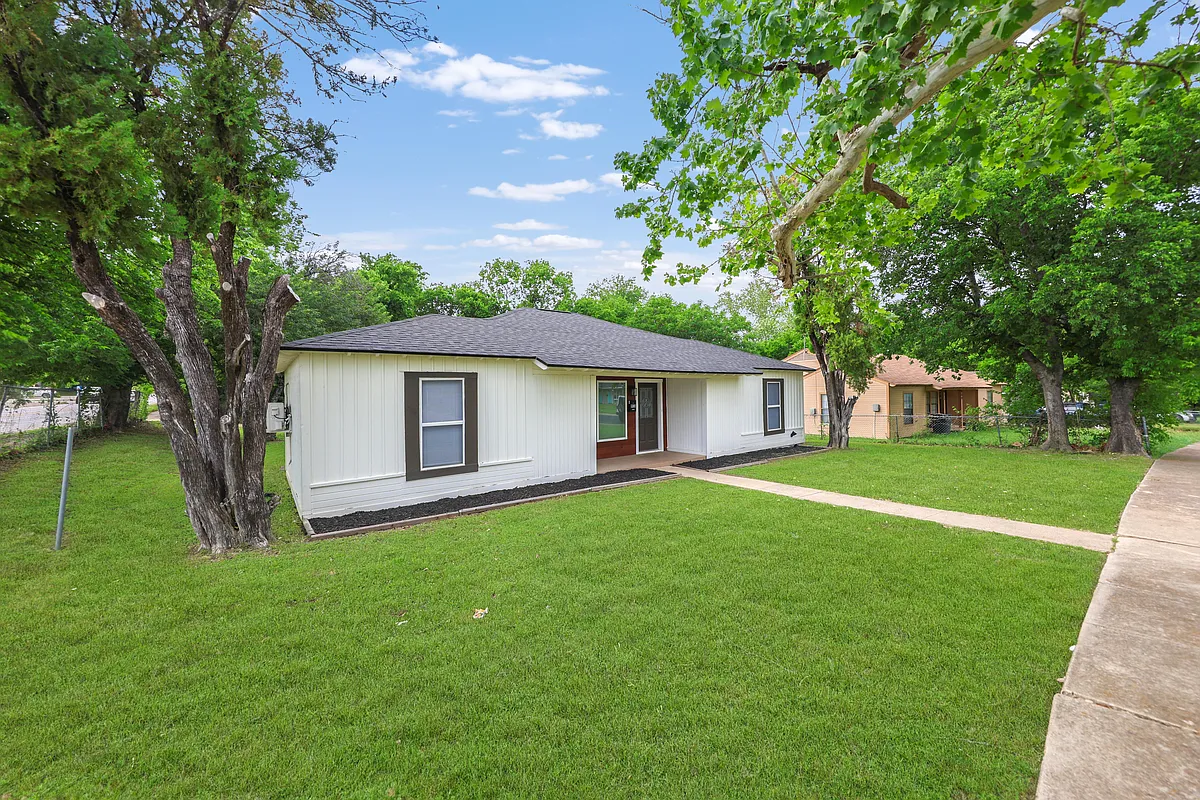 Building Photo - 913 Estelle Ave