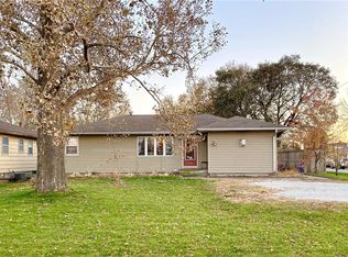 104 Mathews Dr, Gilbert, IA 50105
