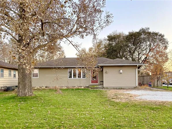 104 Mathews Dr, Gilbert, IA 50105
