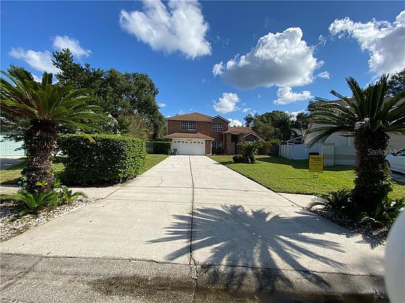 2nd image of 10801 Oak Glen Cir