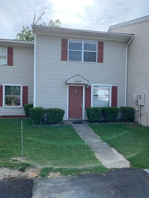 2 bed, 1.5 bath, 1200 sqft, $1,195 — Photo 1