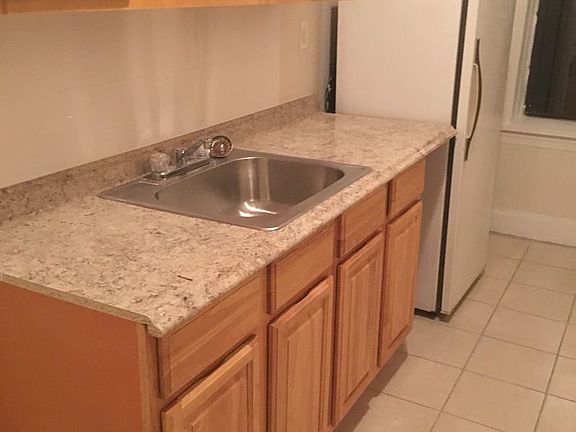3rd image of 2314 28th St APT C4