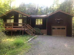 1337 Redwood Ter, Pocono Pines, PA 18350