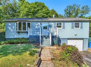 11 San Antonio Cir, Monroe, NY 10950