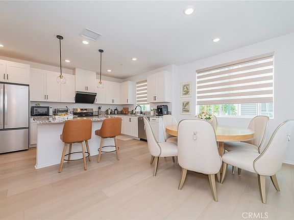 4th image of 16125 Linden Ln