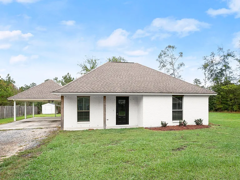 32590 Weiss Rd — Photo 1