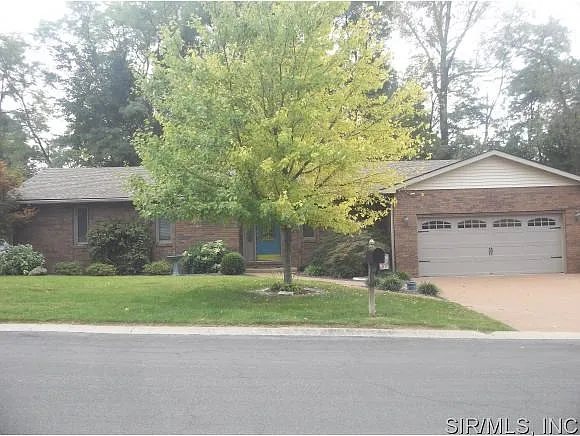 288 Sherwood Dr photo 1