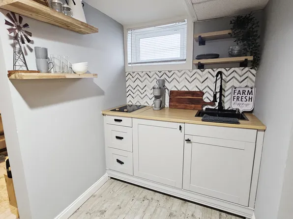 (undisclosed Address), Providence, RI 02907