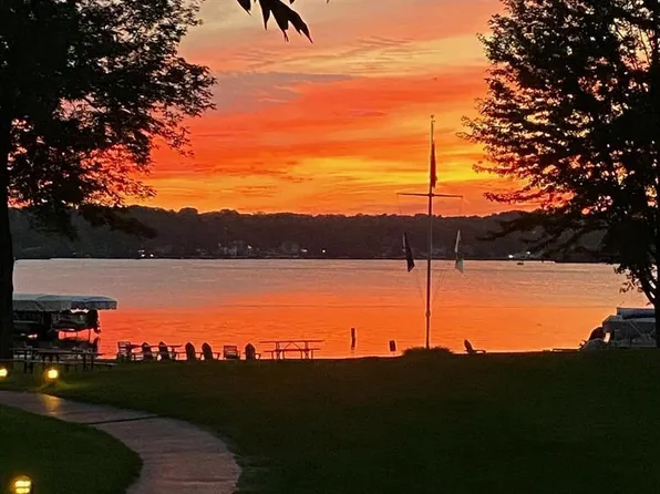 S75W17653 Harbor CIRCLE, Muskego, WI 53150