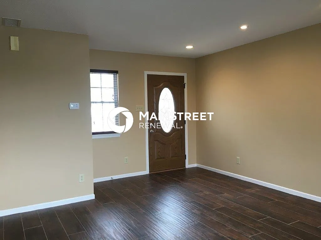 43 Frostwood Ln — Photo 2