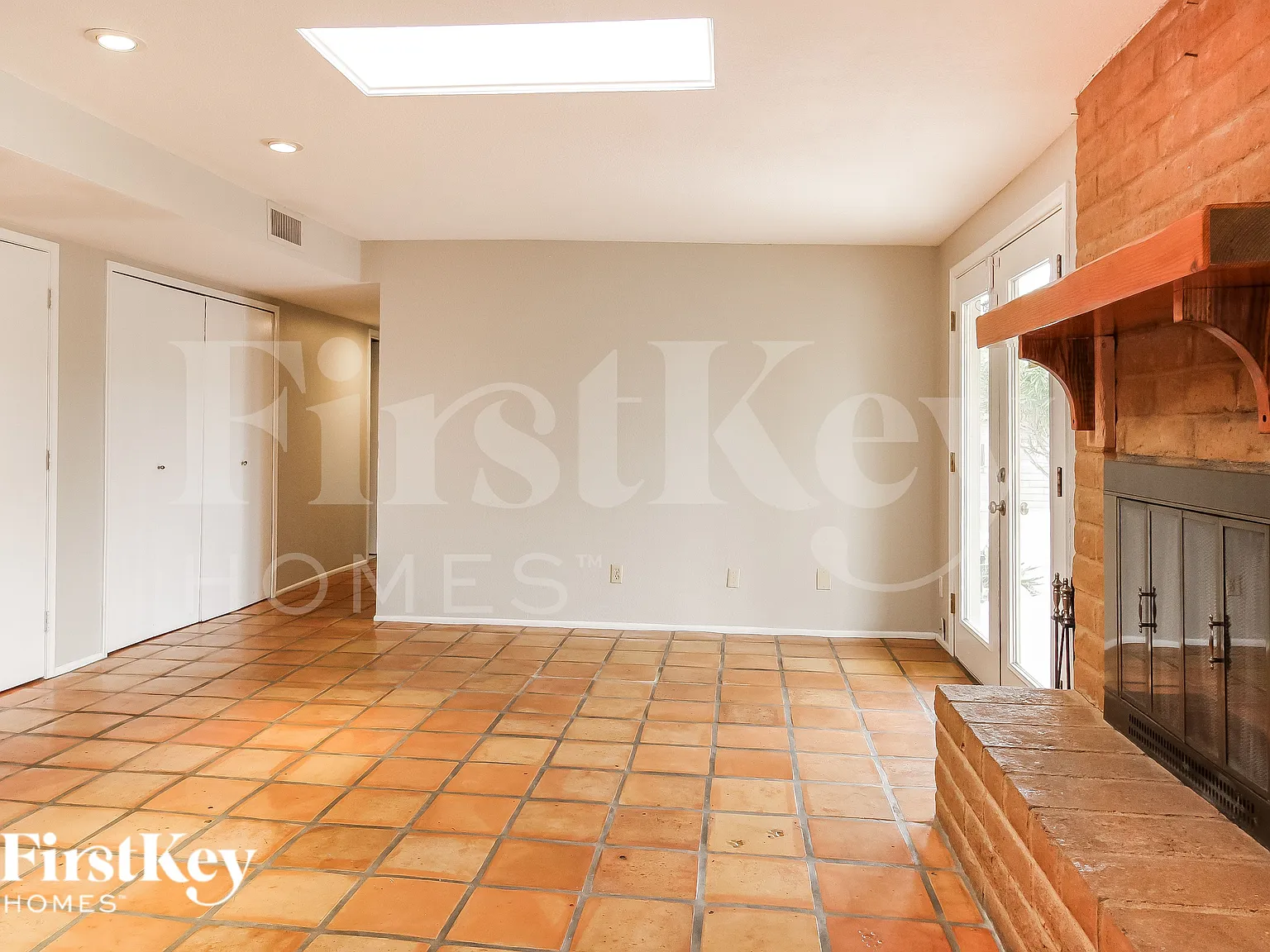 4 bed, 2.0 bath, 1941 sqft, $2,350 — Photo 4