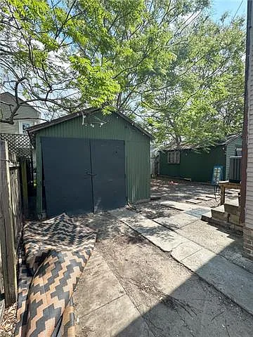 1221 Poland Ave — Photo 12