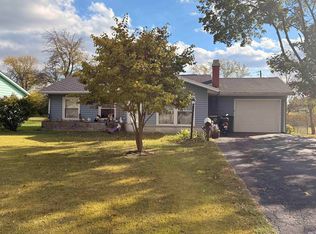 2526 Ridgeway Dr, Fort Wayne, IN 46816