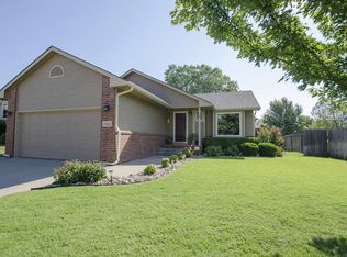 4036 N Farmstead St, Bel Aire, KS 67220