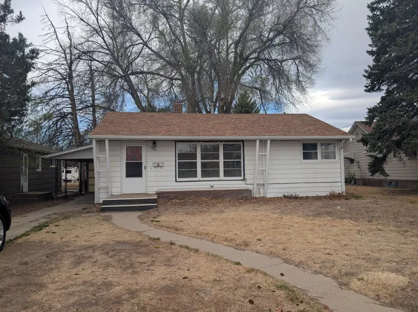 2434 E E St, Torrington, WY 82240