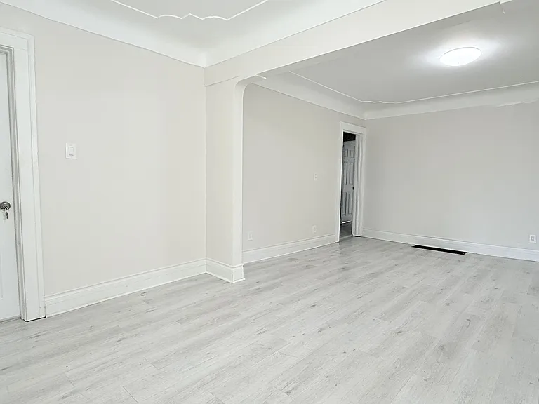1073 Albert Rd #MAIN — Photo 7