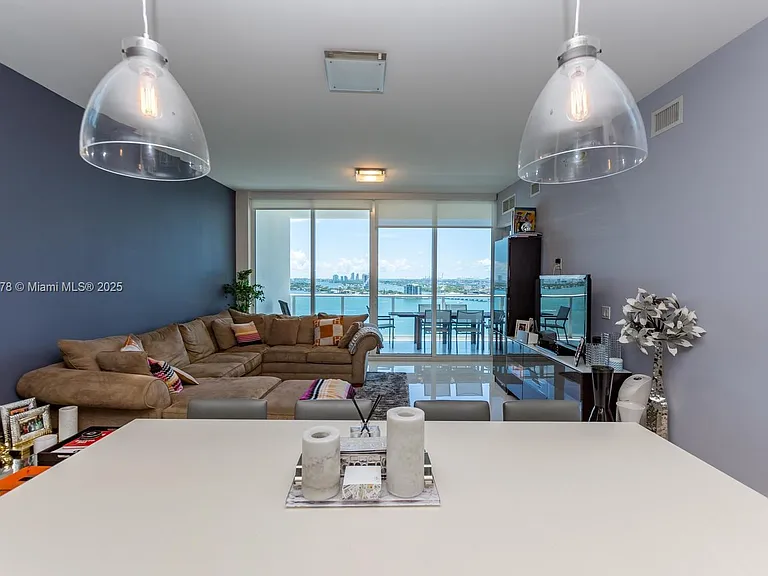 2020 N Bayshore Dr #2005 — Photo 6