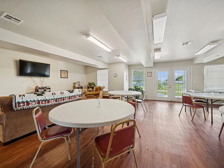 Savannah House of Guthrie Senior Living — Photo 10