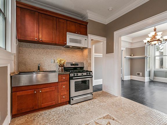 2nd image of 824 Masonic Ave
